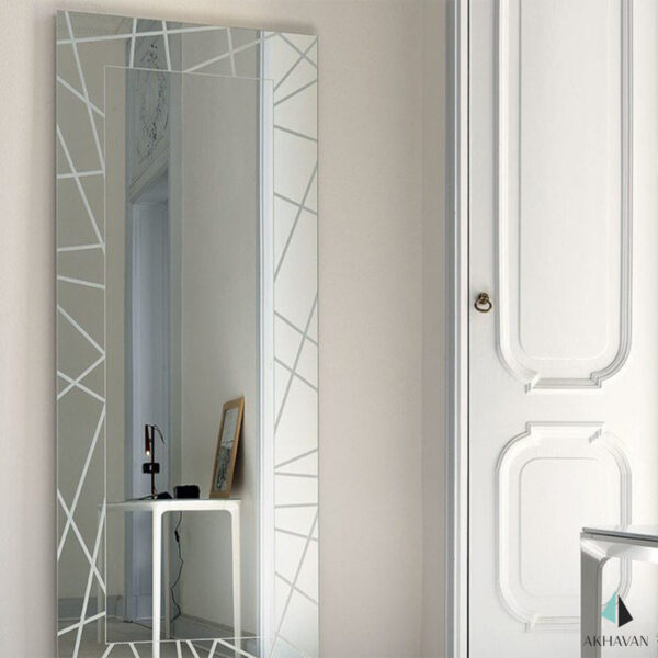 آینه قدی دیواری با دور طرح‌دار دکوری مدل R31