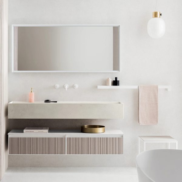 آینه قابدار سرویس بهداشتی و حمام همراه با نورپردازی مدل HIDE